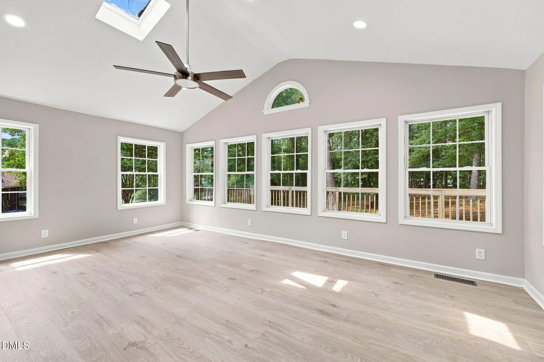 Photo of 807 Yosemite Circle