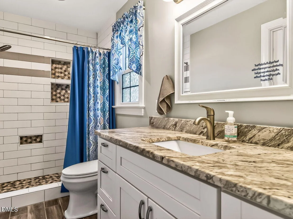 Photo of 1425 Raybon Drive