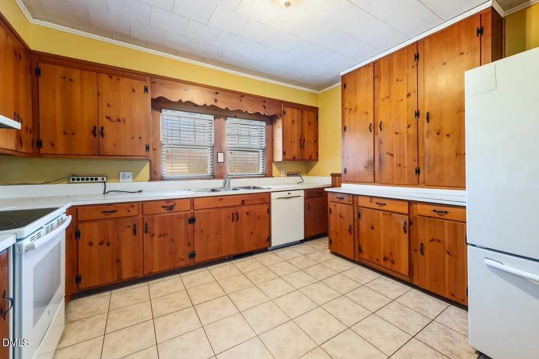 Photo of 1146 Rogers Road