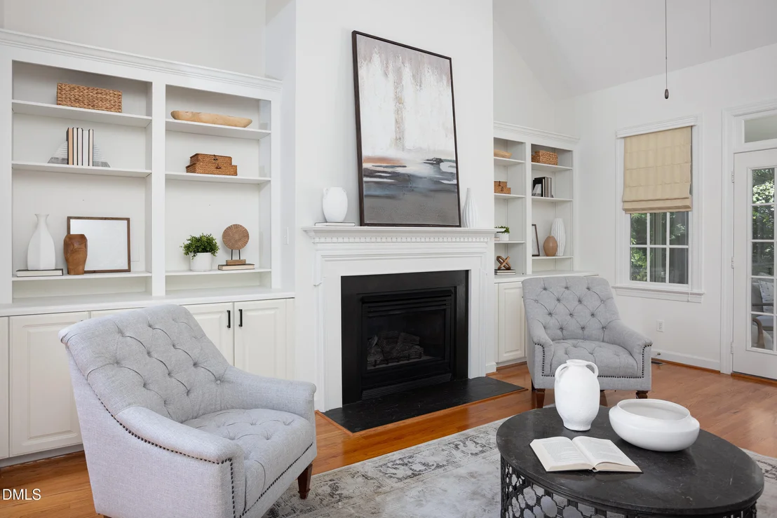 Photo of 1000 E Oak Drive