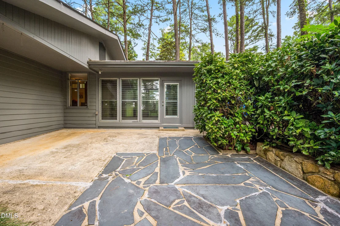 Photo of 425 Brookside Drive