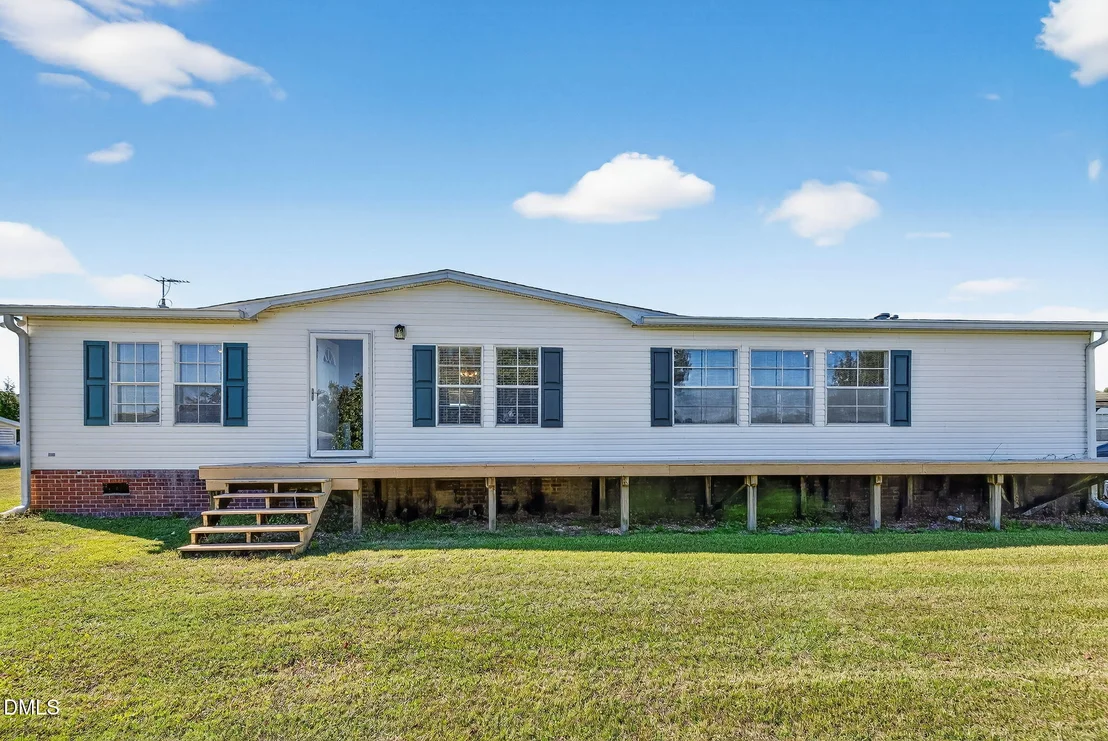 Photo of 1190 Sanders Road