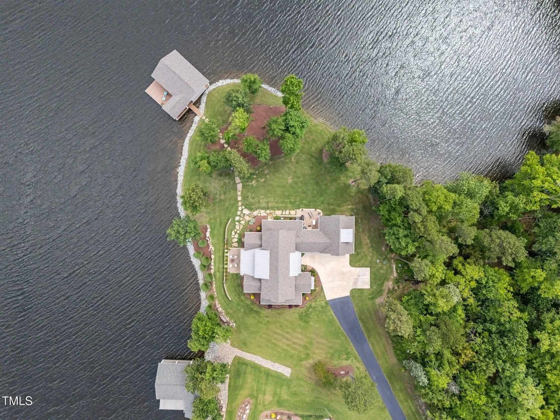 Photo of 976 Estate Road
