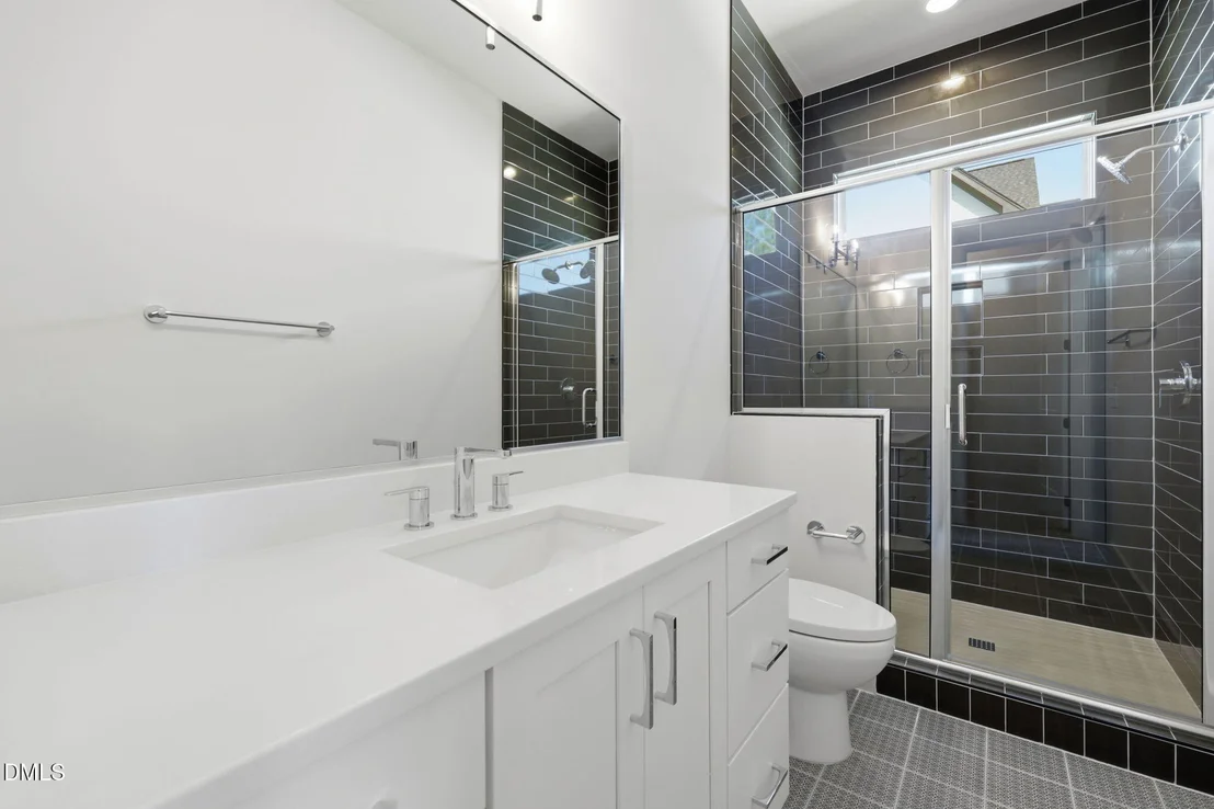 Photo of 35 Chestnut Oak Drive