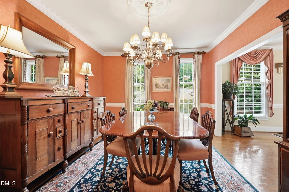Photo of 2221 Weybridge Drive