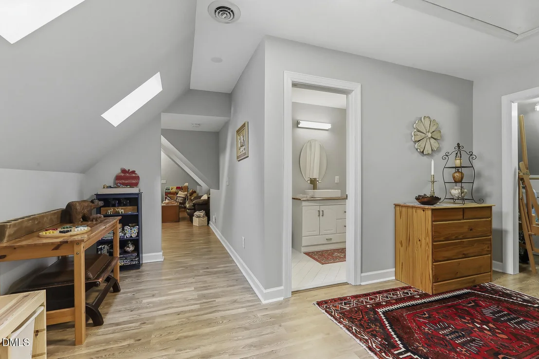 Photo of 429 Grosvenor Drive