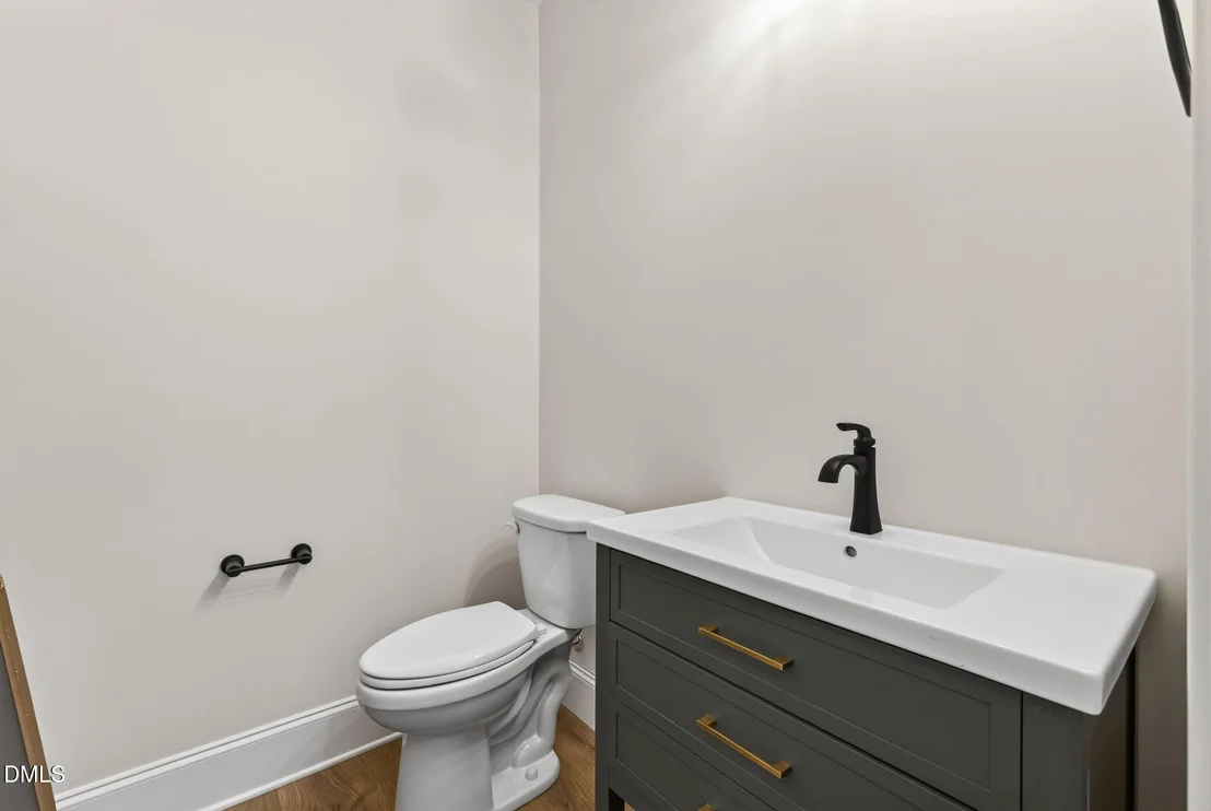 Photo of 643 Dixon Road