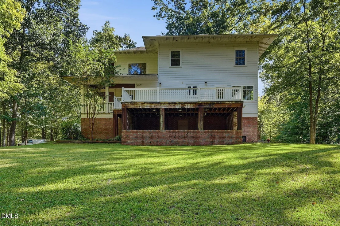 Photo of 415 River Bluff Drive N