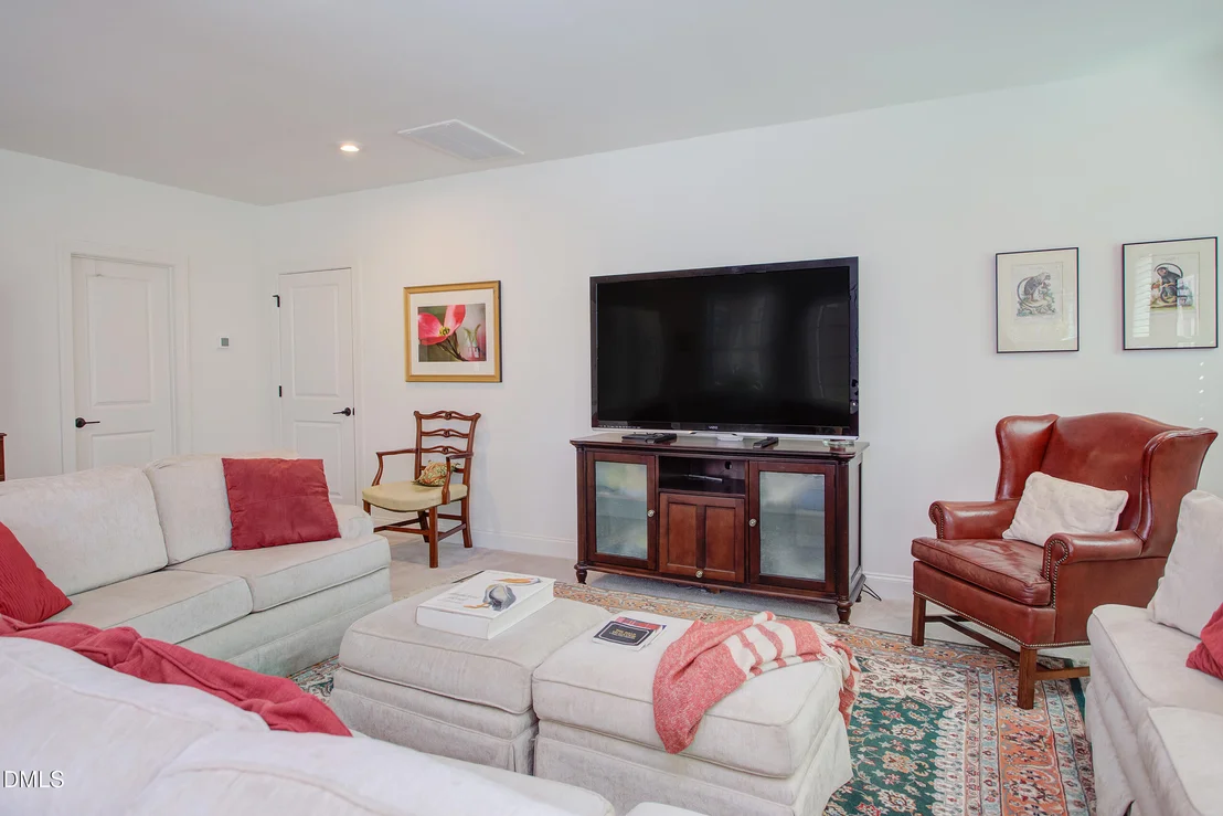 Photo of 1028 Whitehall Circle