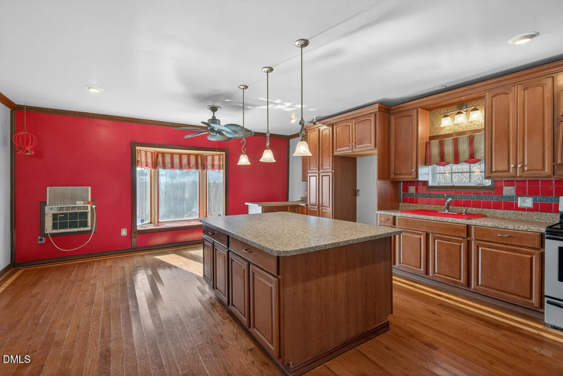 Photo of 1622 Lancaster Road