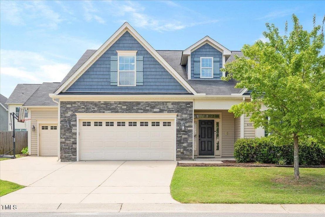 Photo of 610 Silk Tree