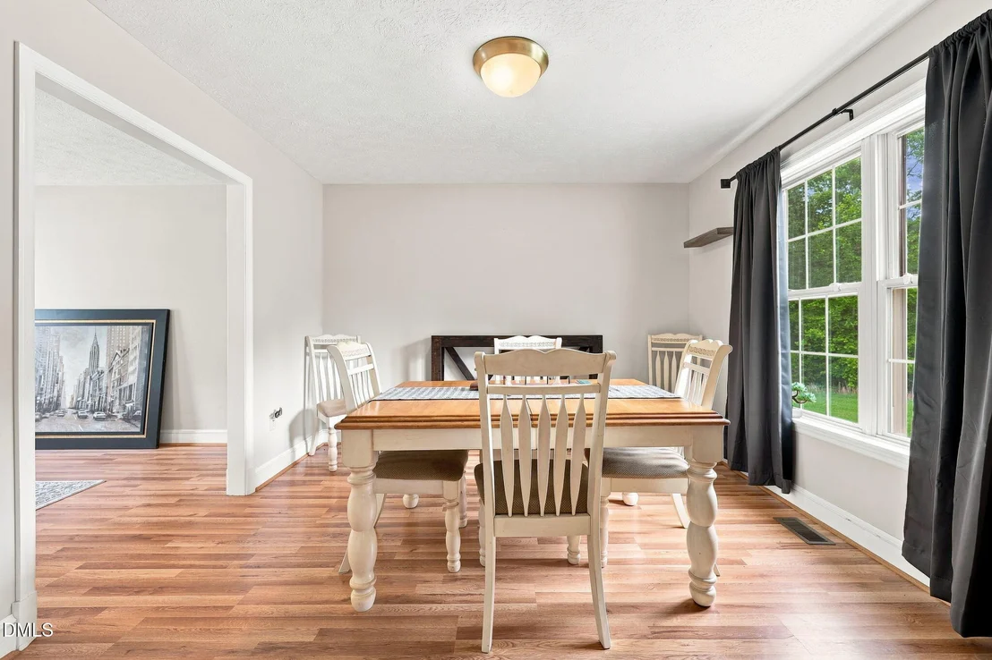 Photo of 409 Reaves Lane