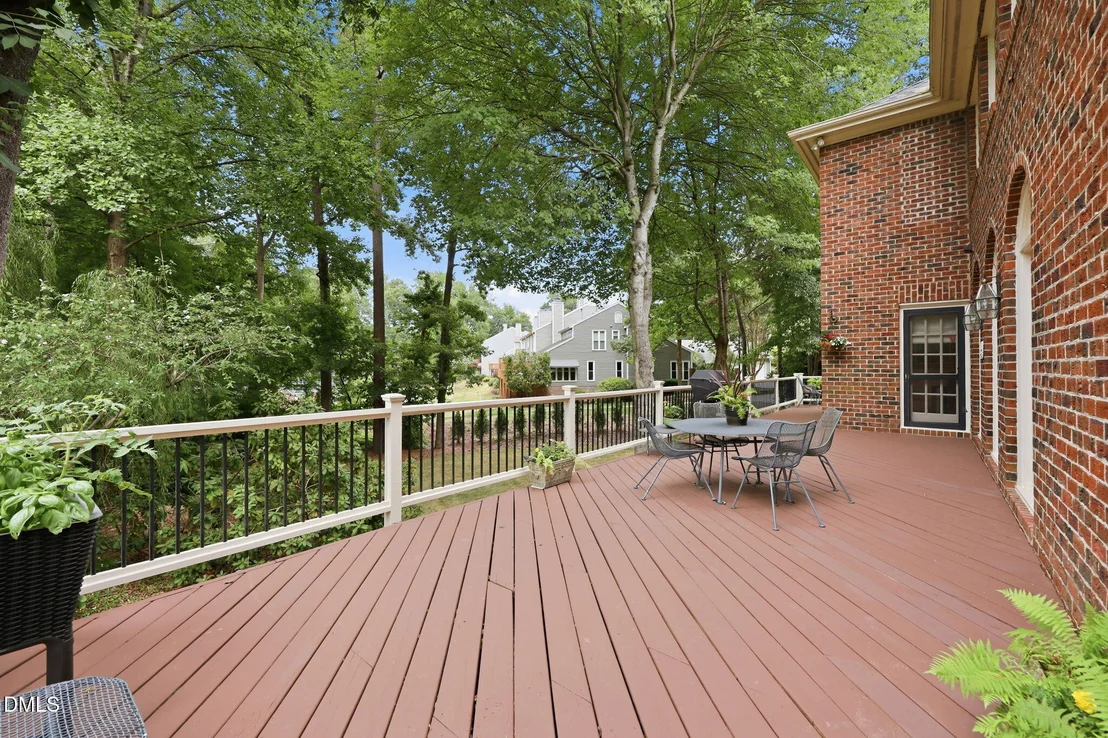 Photo of 2221 Weybridge Drive