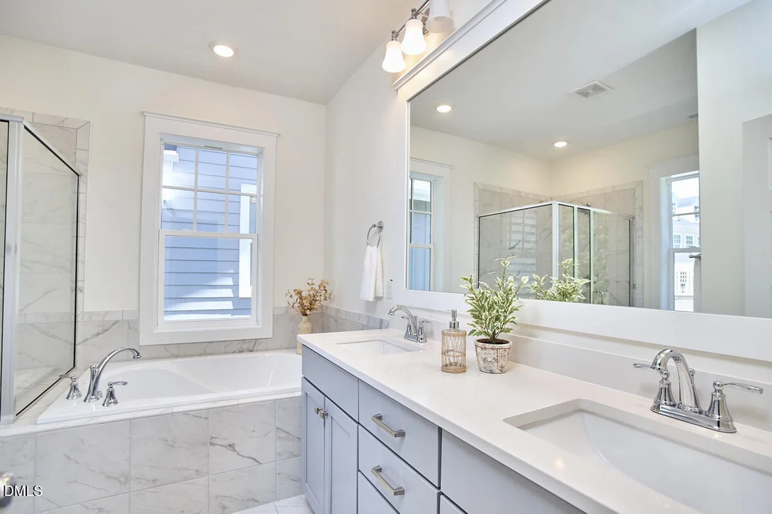 Photo of 1003 Whitehall Circle