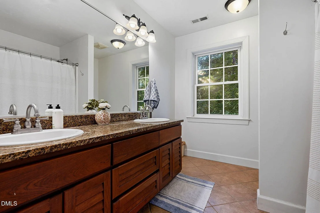 Photo of 415 River Bluff Drive N