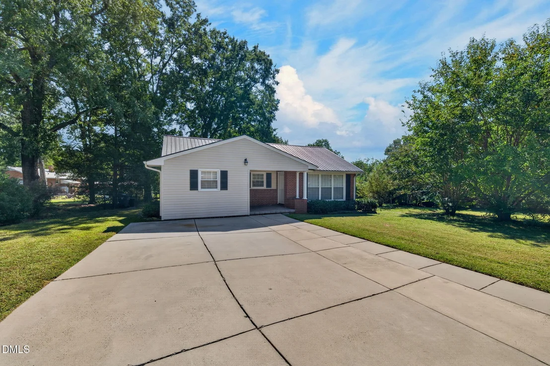 Photo of 1408 Harriet Drive