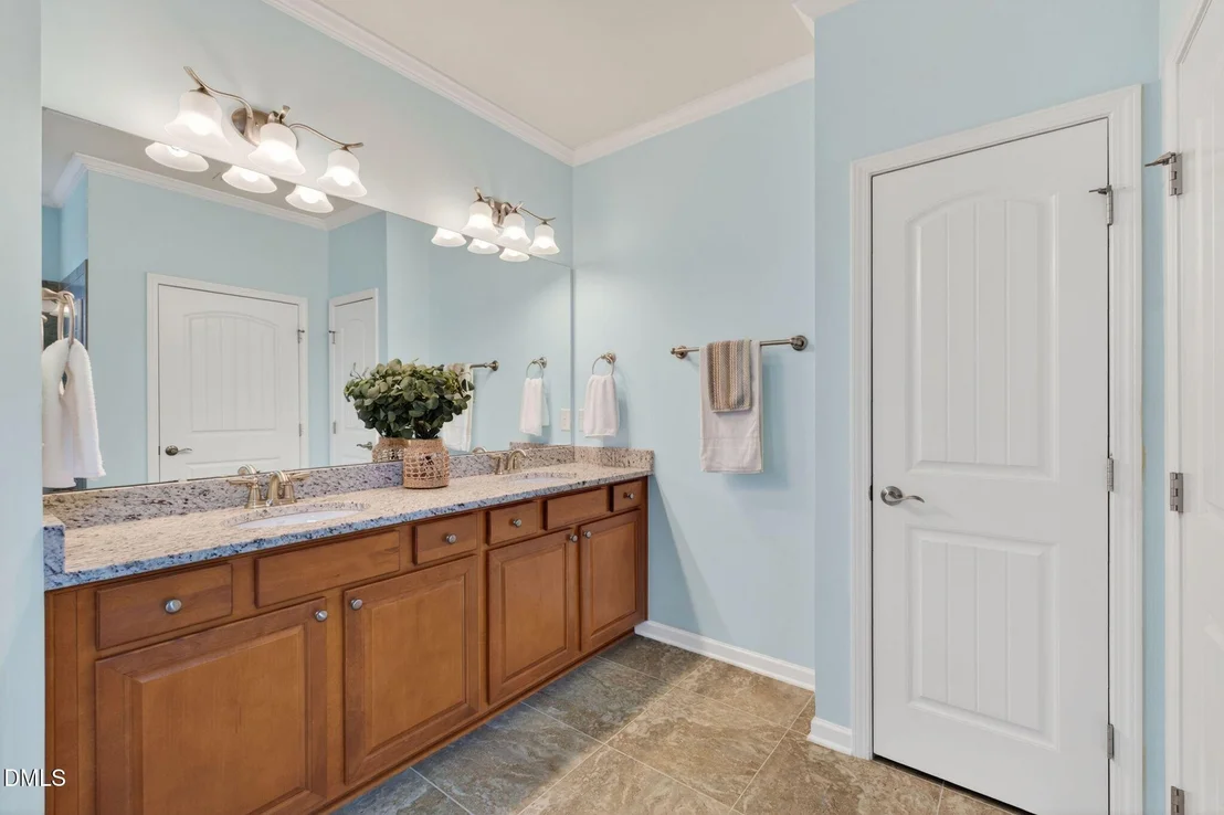 Photo of 820 Gaston Manor Drive