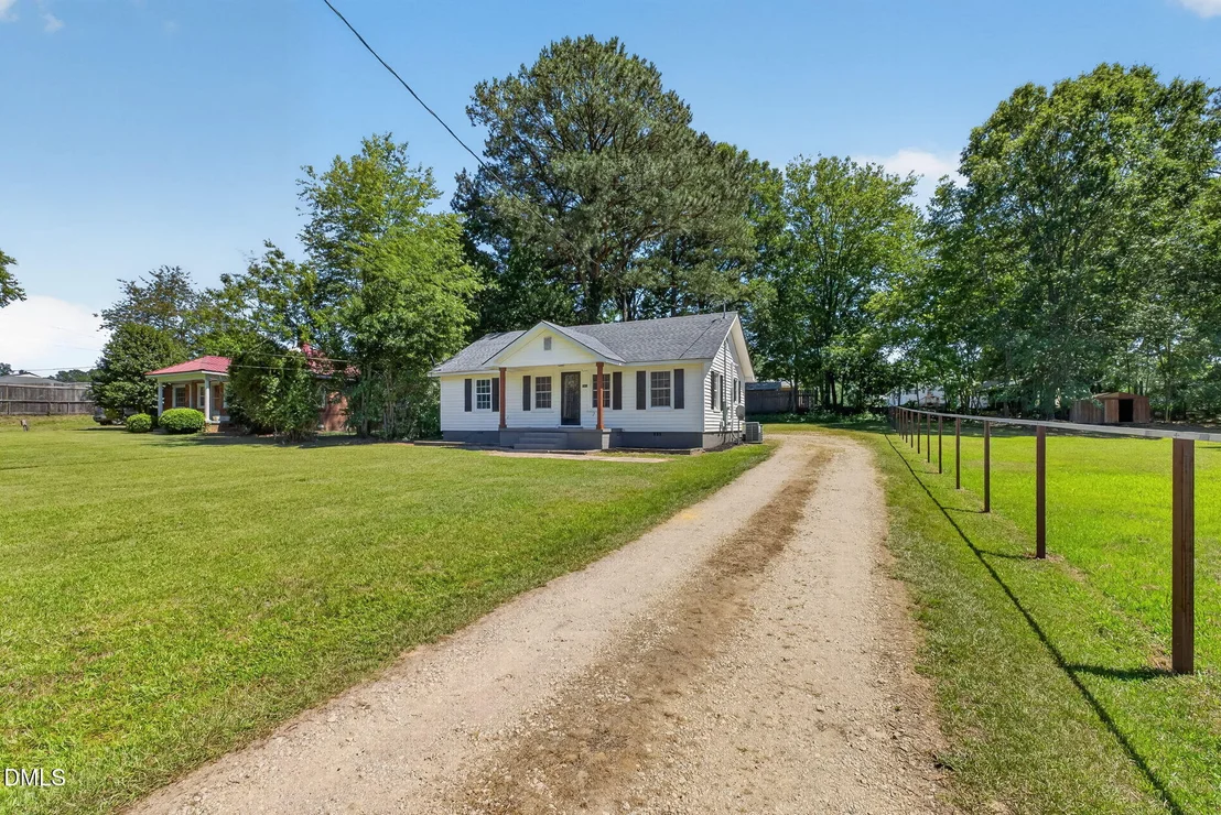 Photo of 5887 Main Street
