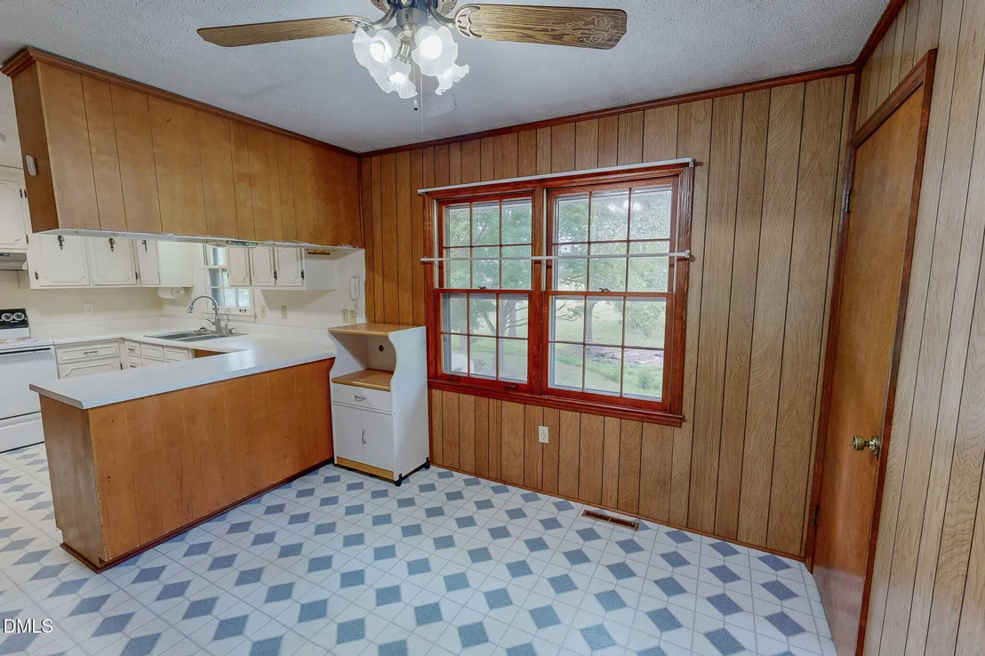 Photo of 2072 Edwin Robertson Road