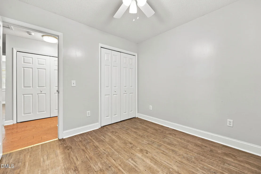 Photo of 215 Brookfield Circle