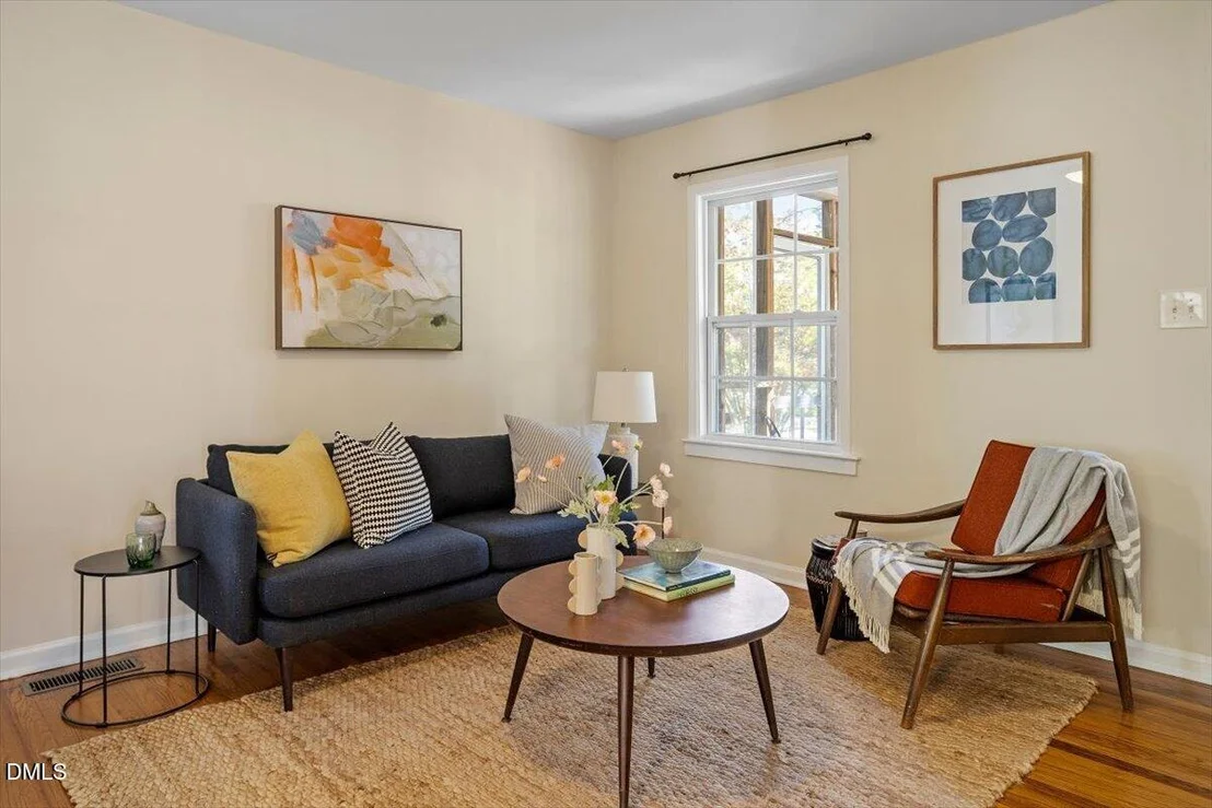 Photo of 1512 London Circle