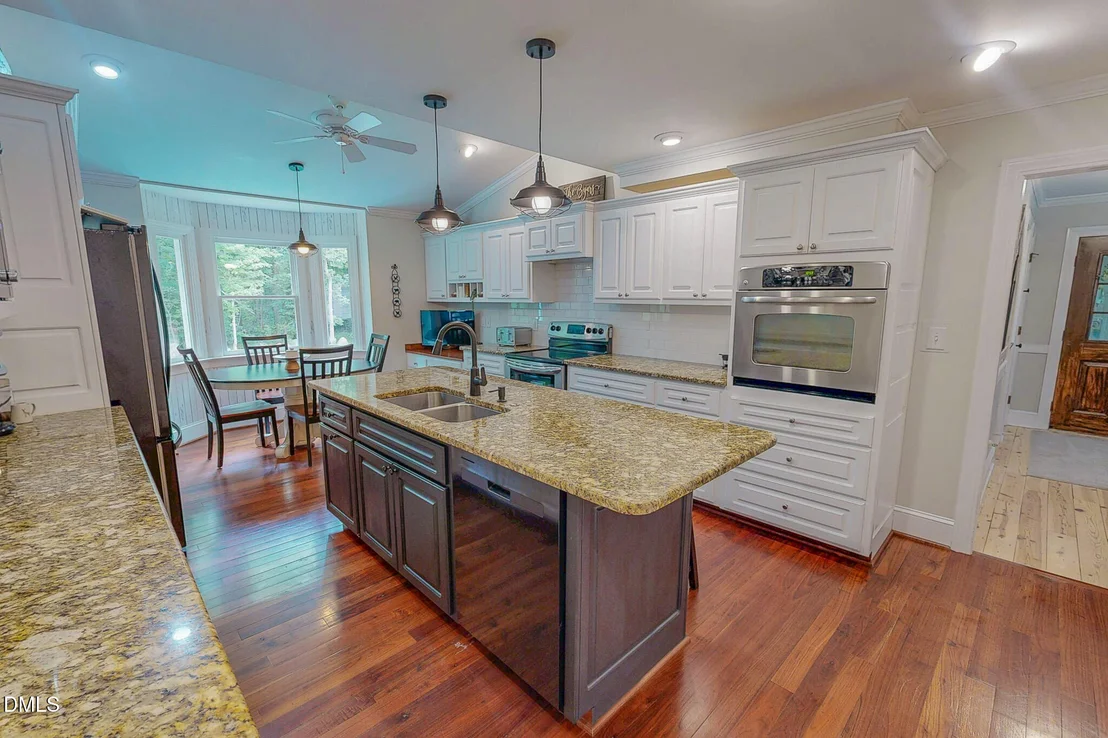 Photo of 947 Old Salem Road