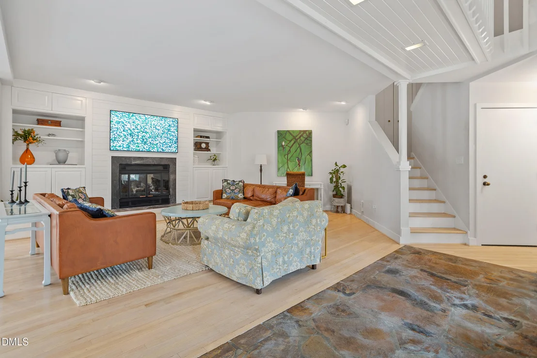 Photo of 996 Cleland Drive