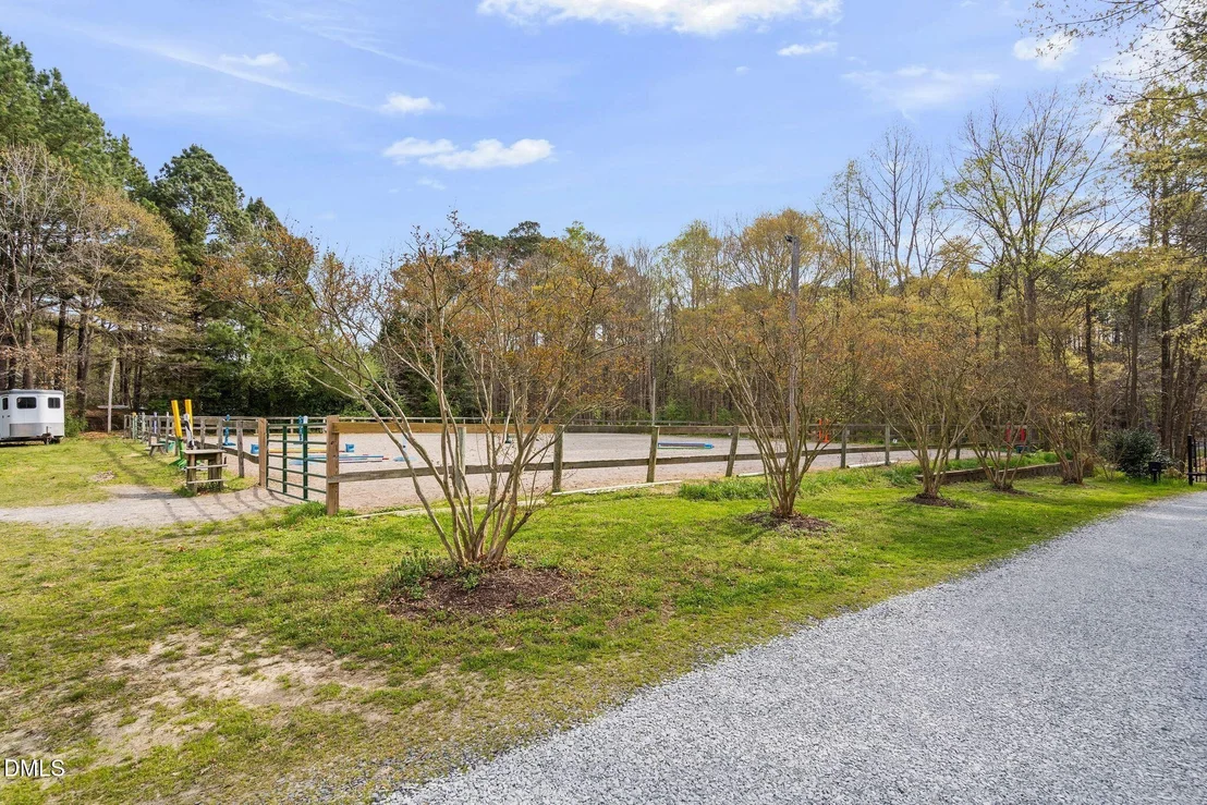 Photo of 8908 Weaver Crossing Road