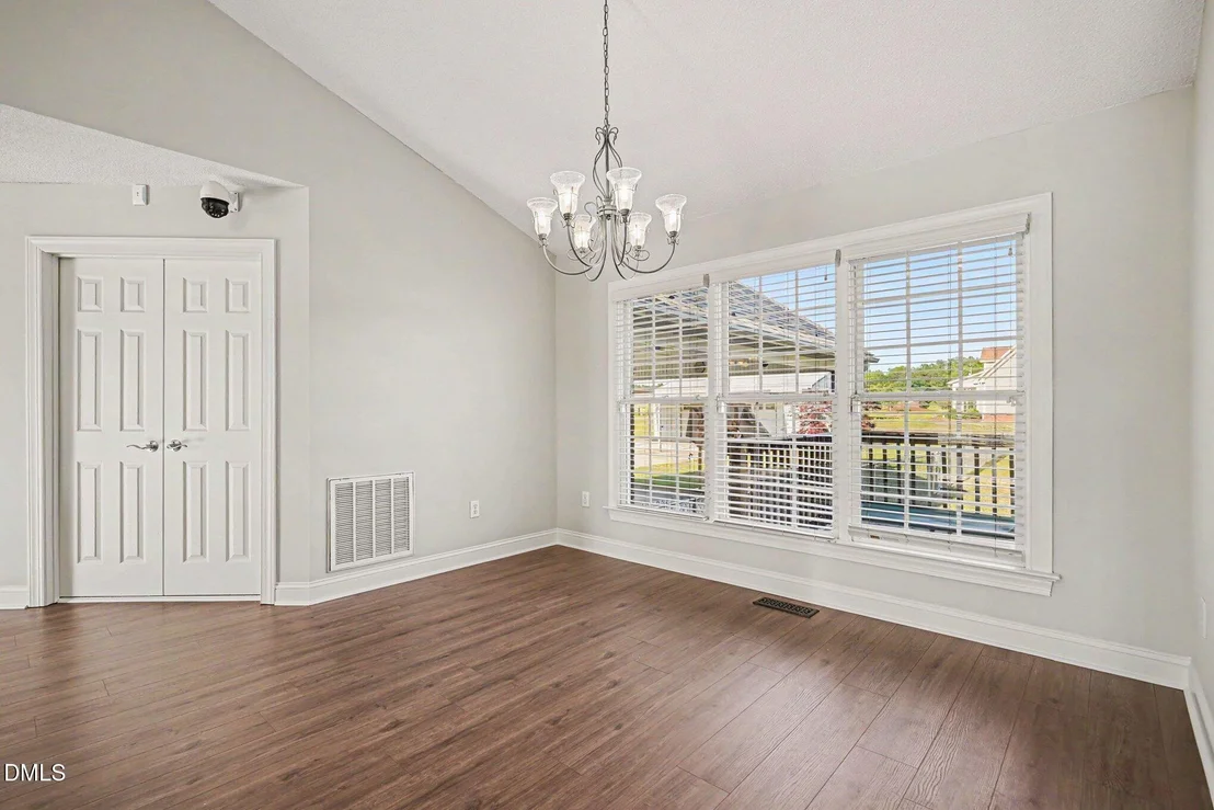 Photo of 1025 Long Branch Road