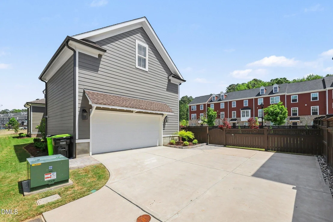 Photo of 501 Whitehall Circle