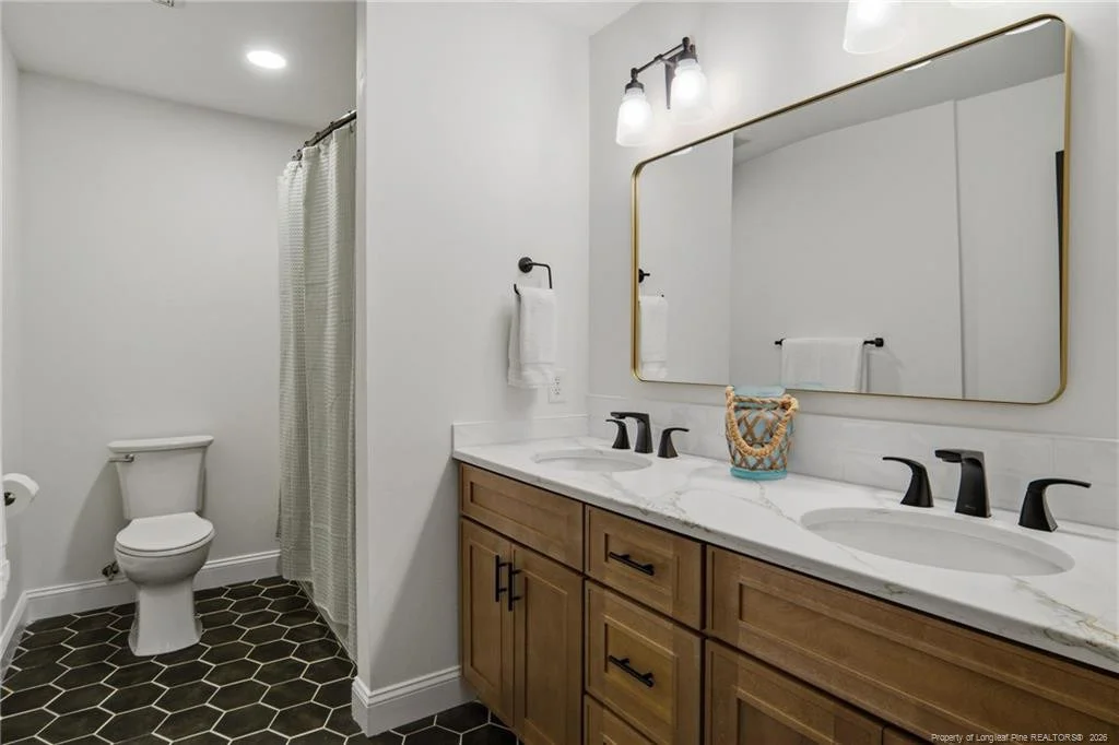 Photo of 305 Maples Road