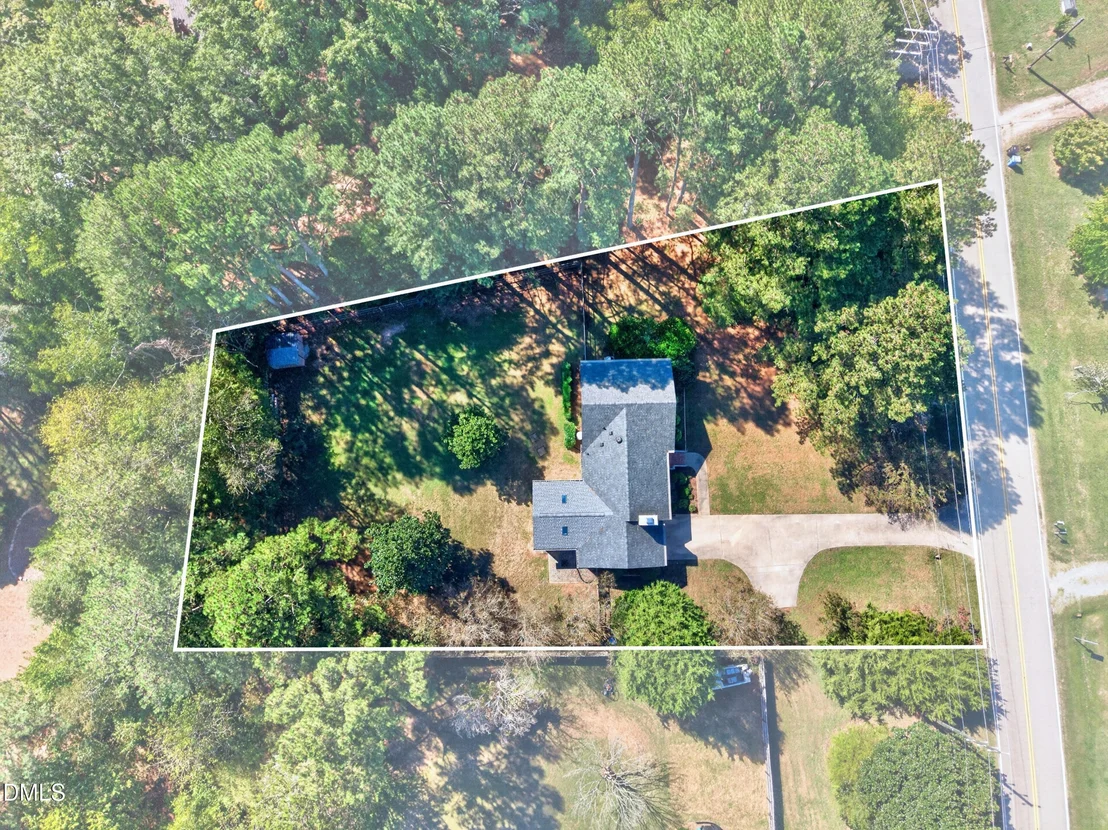 Photo of 8609 Manns Loop Road