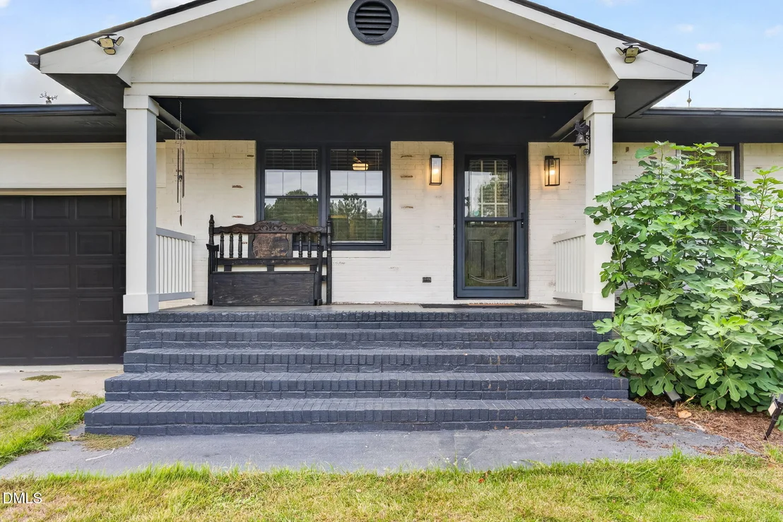 Photo of 209 Chic Ennis Road