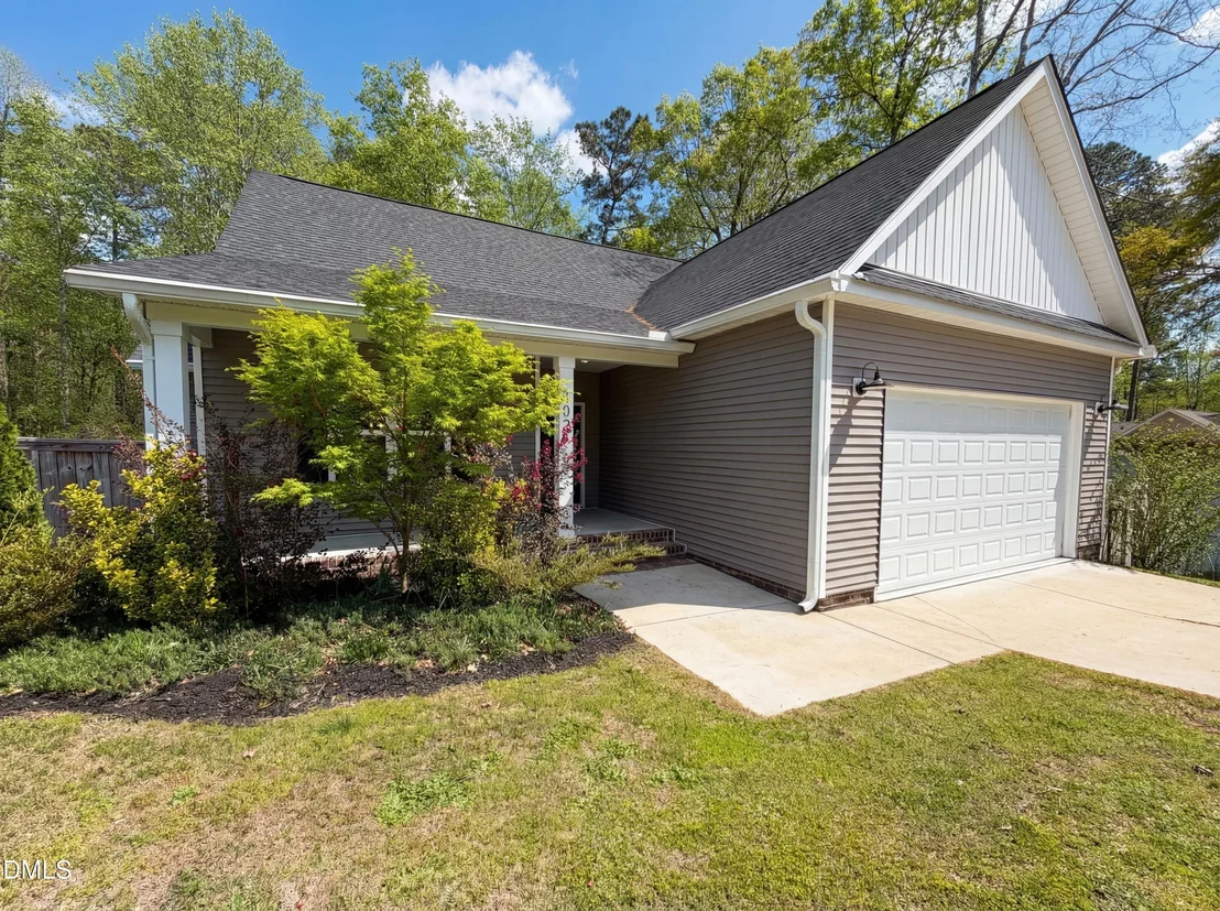 Photo of 903 Long Avenue
