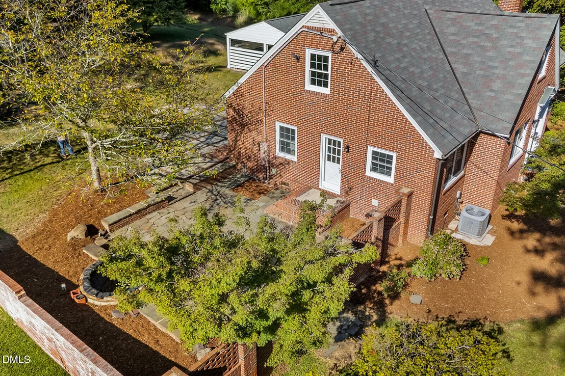 Photo of 2720 University Drive