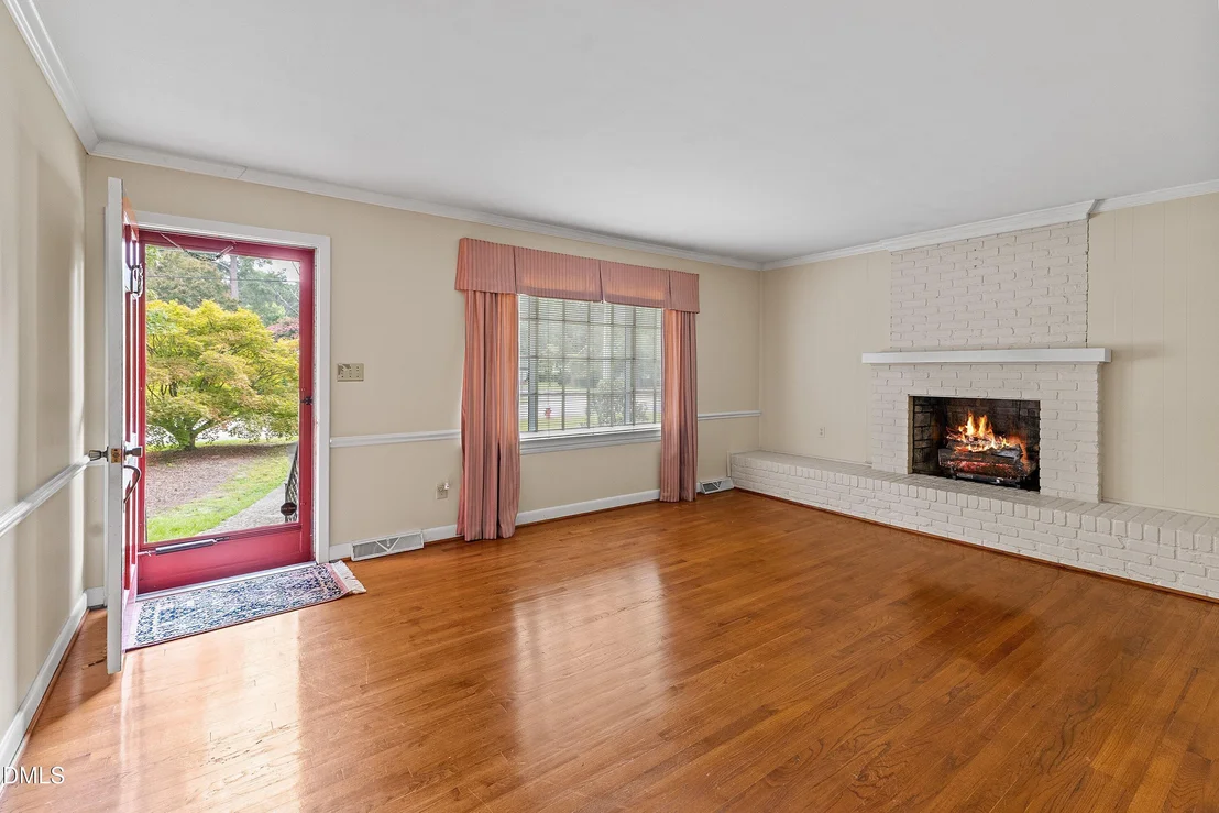 Photo of 1101 S Walnut Drive
