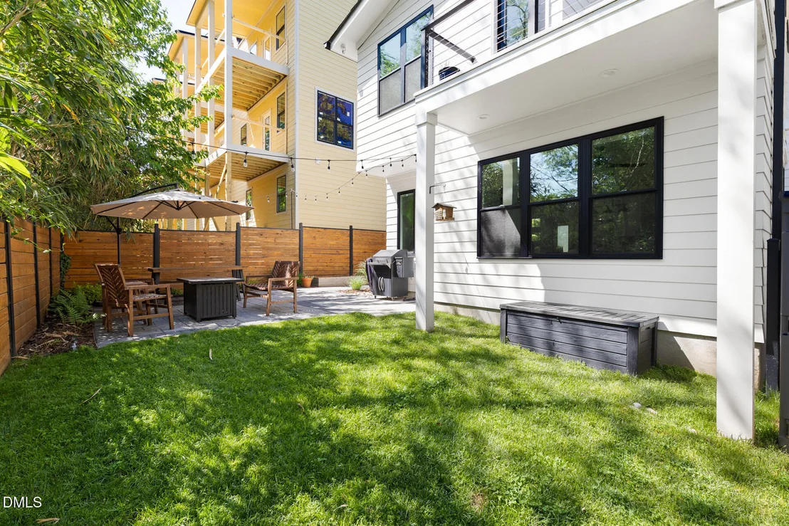 Photo of 825 W Markham Avenue