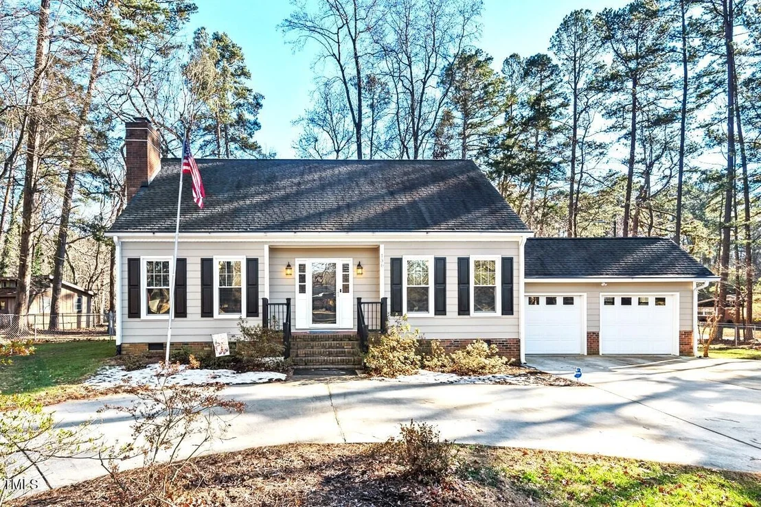 Photo of 130 Twin Oaks Drive