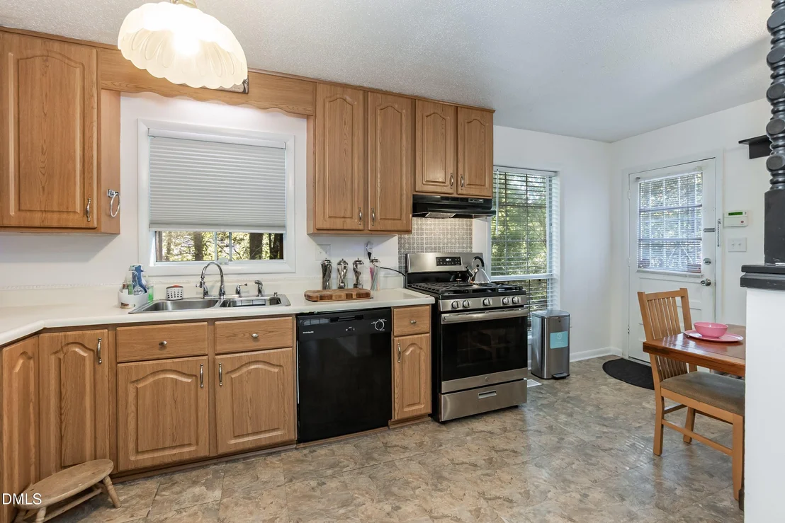 Photo of 1122 Saxony Drive