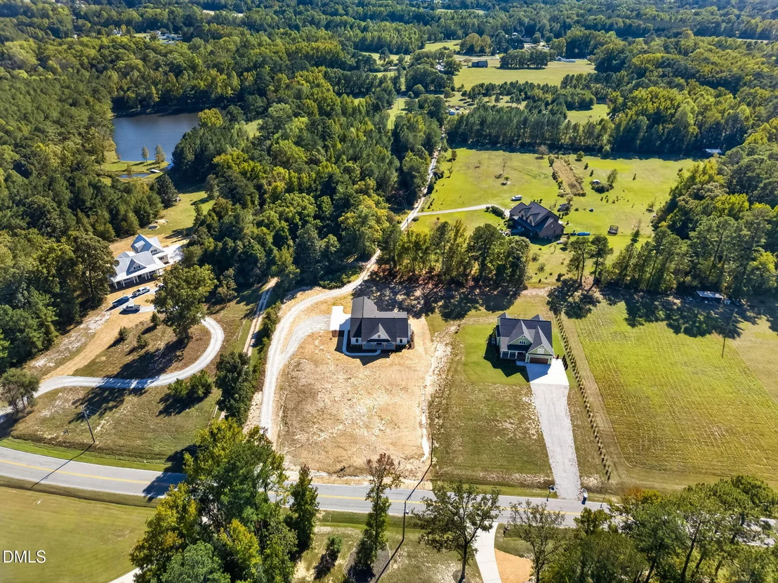Photo of 643 Dixon Road