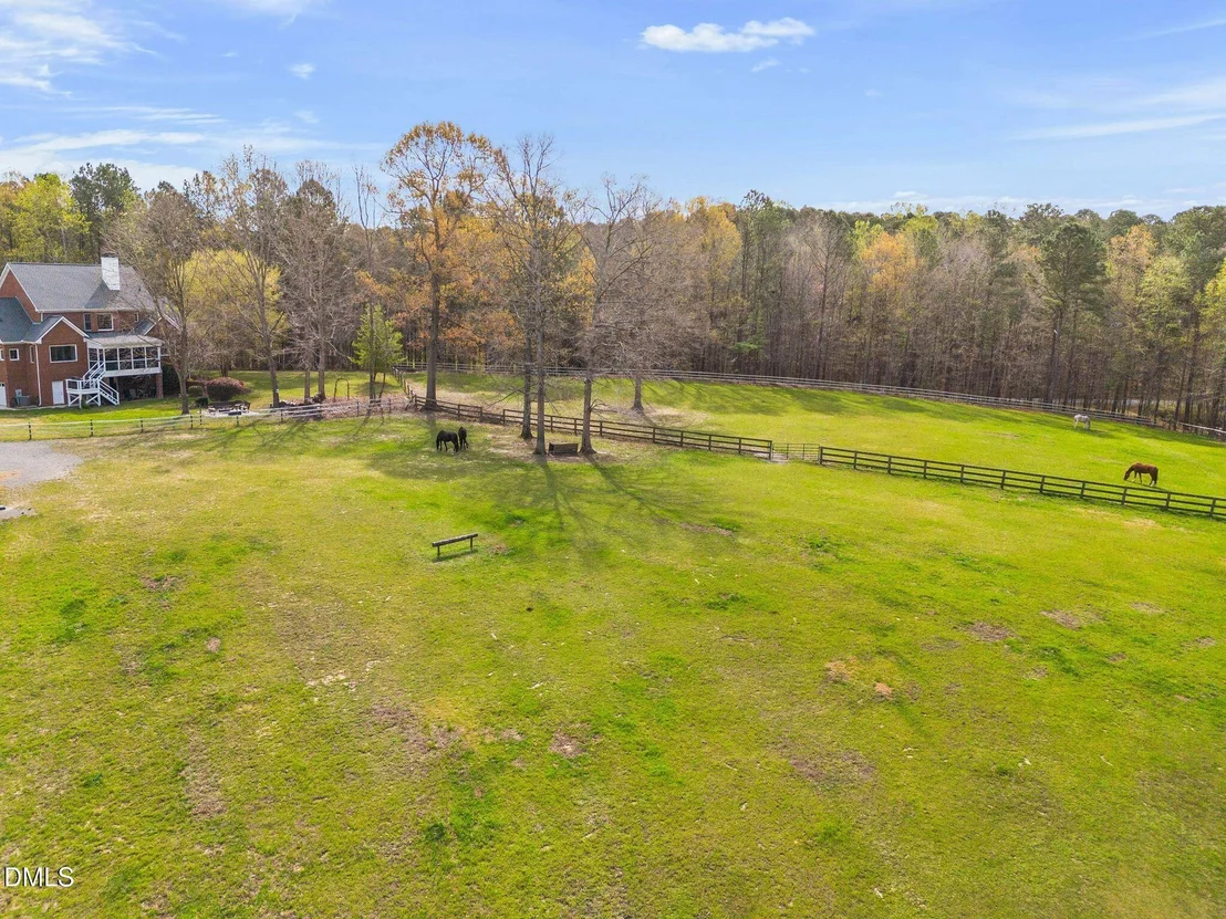Photo of 8908 Weaver Crossing Road