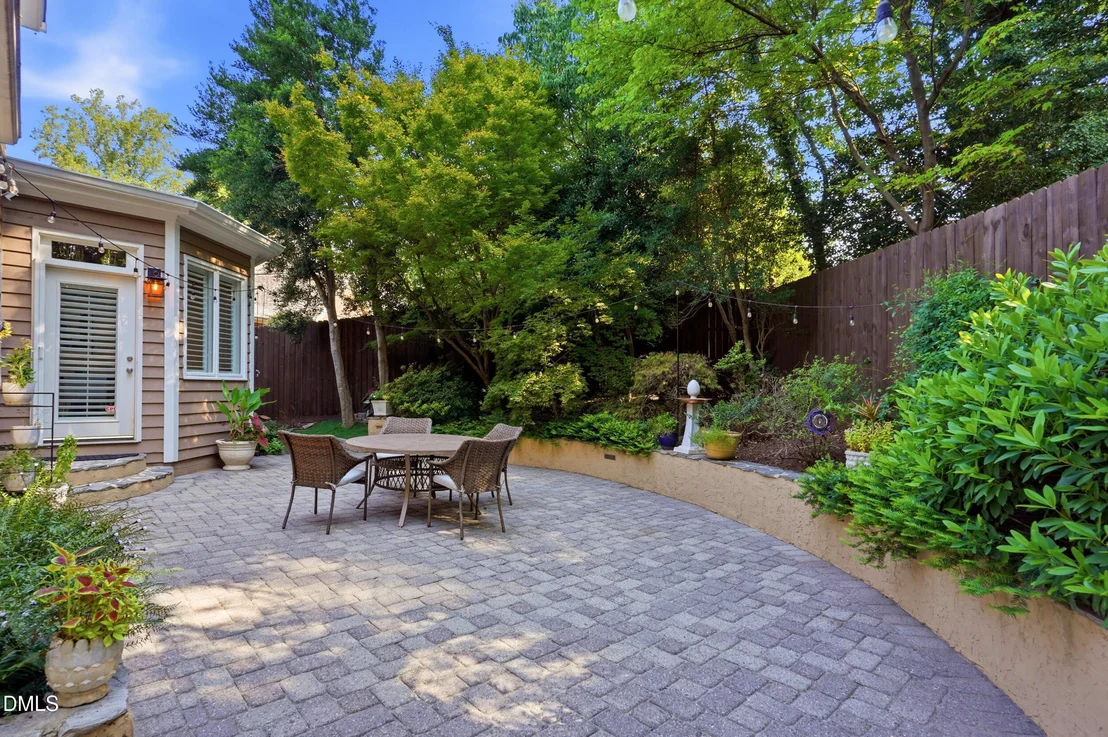 Photo of 3129 Eton Road