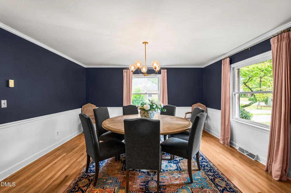 Photo of 1110 Chestnut Drive