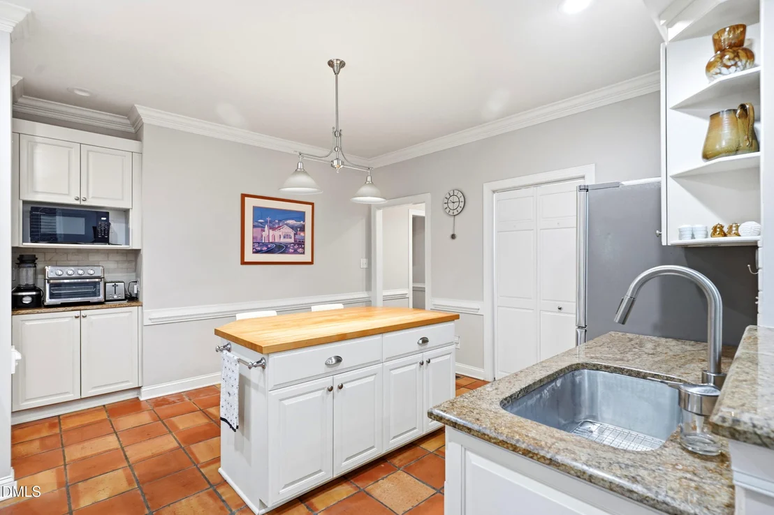 Photo of 3129 Eton Road