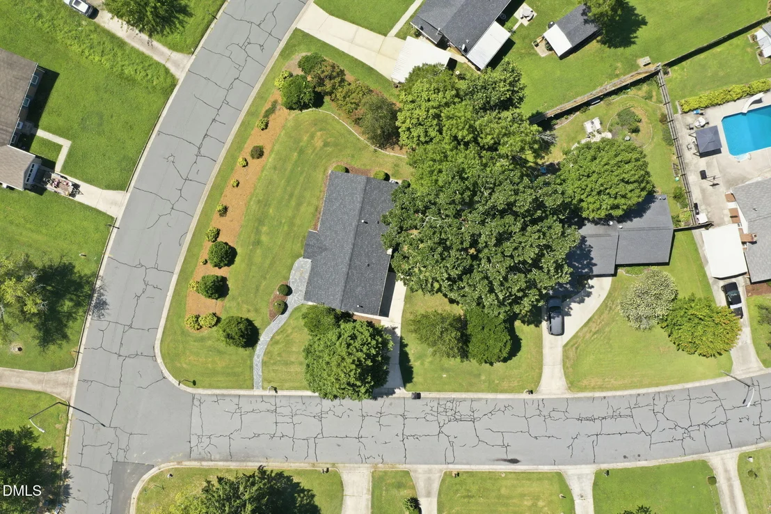 Photo of 2371 Buckingham Road