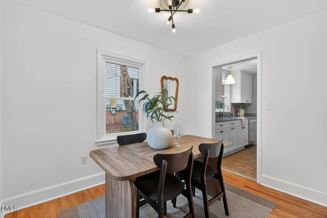 Photo of 1811 Forest Road