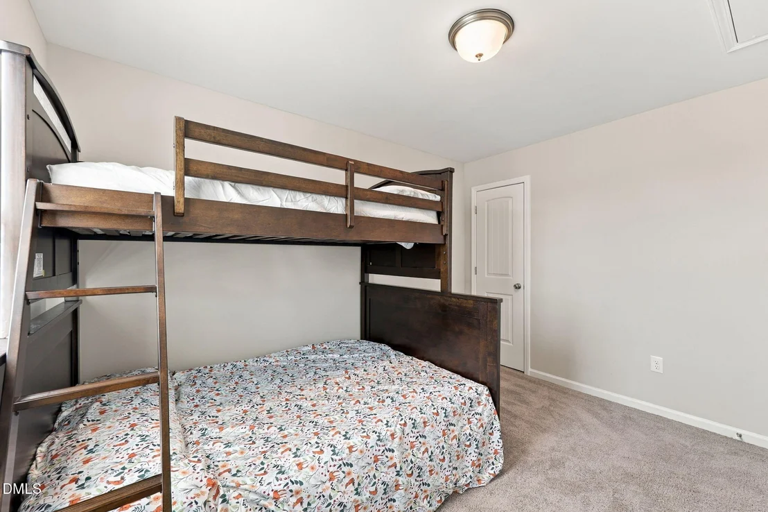 Photo of 2170 Campbell Loop