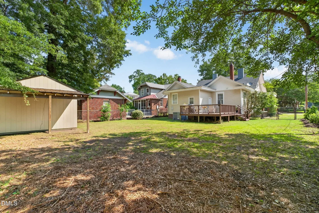 Photo of 907 Broad Street W
