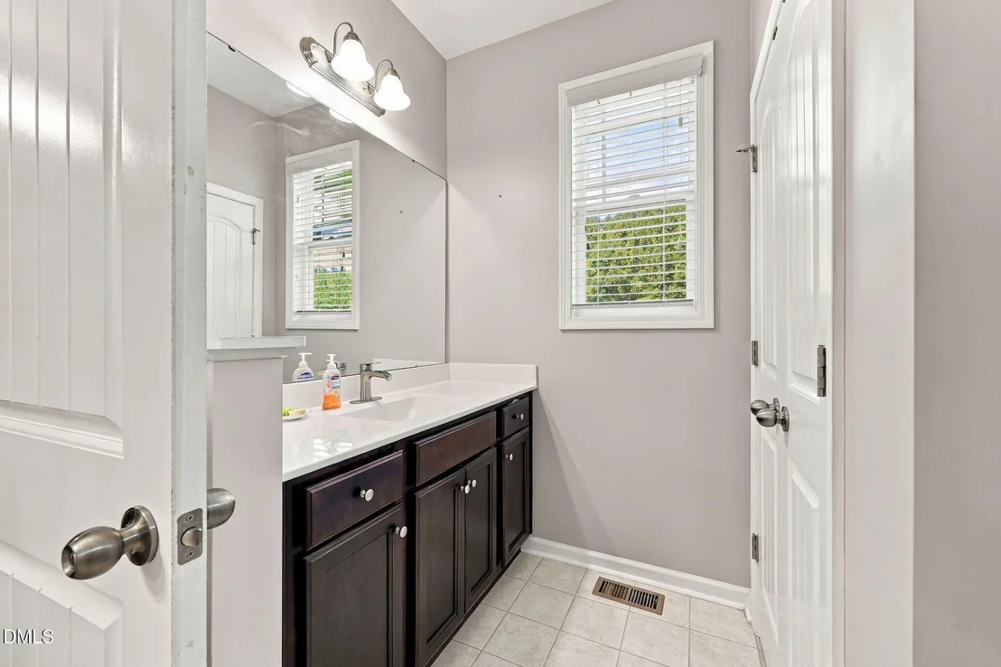 Photo of 653 Wall Road
