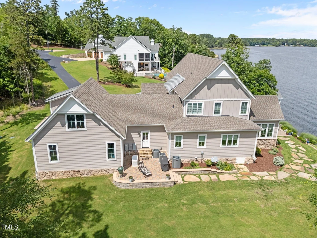 Photo of 976 Estate Road